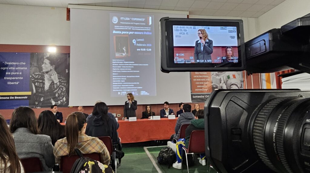 BASTA POCO PER ESSERE FELICE